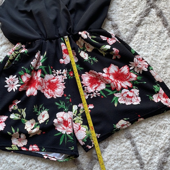 ✨Black and Floral Summer Romper✨ - Picture 9 of 9